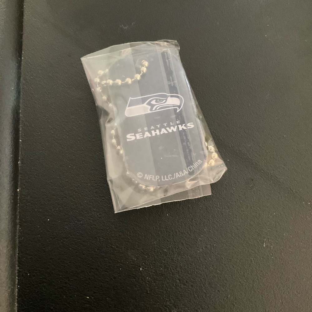NWOT Seattle Seahawks Dogtag Necklace